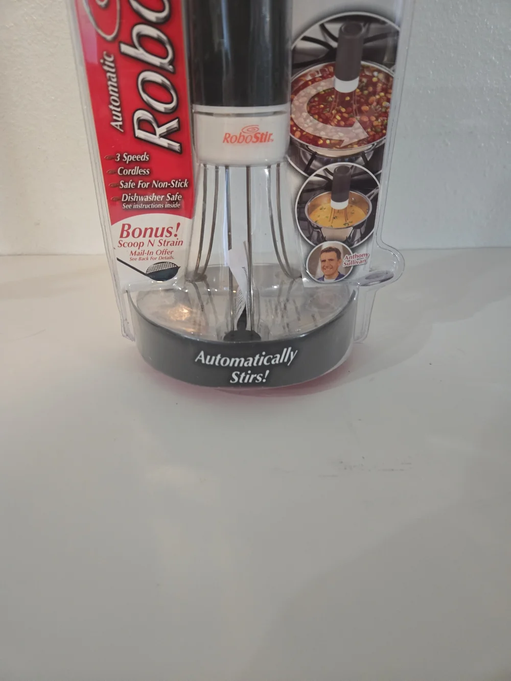 RoboStir Automatic Pot Stirrer - White & Black